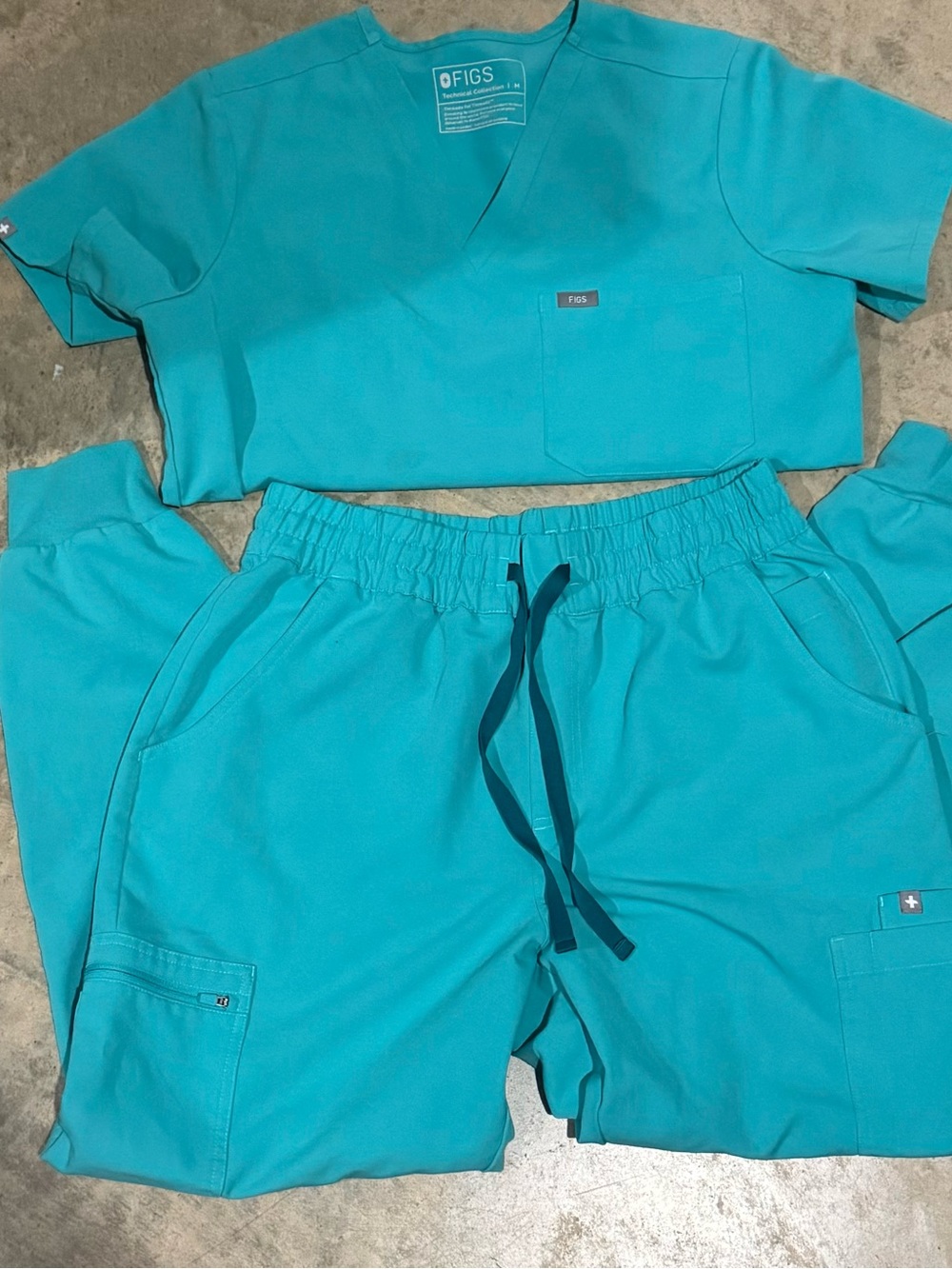 Figs Teal/Turquoise Scrub Top and Jogger Set